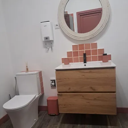 Bed and breakfast Lavallade12 Chambers D'hotes Roussines