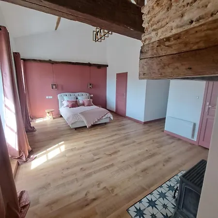 Lavallade12 Chambers D'hotes Bed and breakfast Roussines