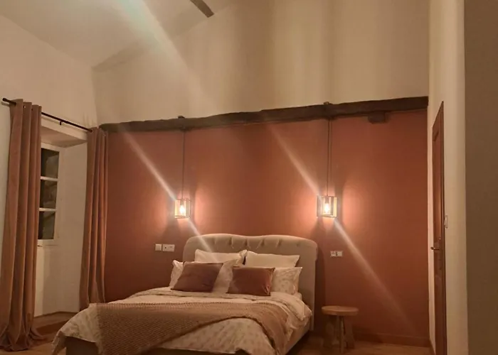 Bed and breakfast Lavallade12 Chambers D'hotes Roussines